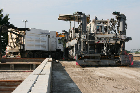 BIRCOsolid-Schlitzrinnen-Pfuhler-System-Z-Typ-K-Beton-belastbar-aggressive Medien BIRCOsolid-Schlitzrinnen-Pfuhler-System-Z-Typ-K-Beton-belastbar-aggressive Medien